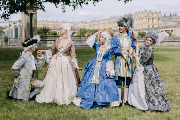 Meet Marie-Antoinette thanks to Let Them Eat Cake !